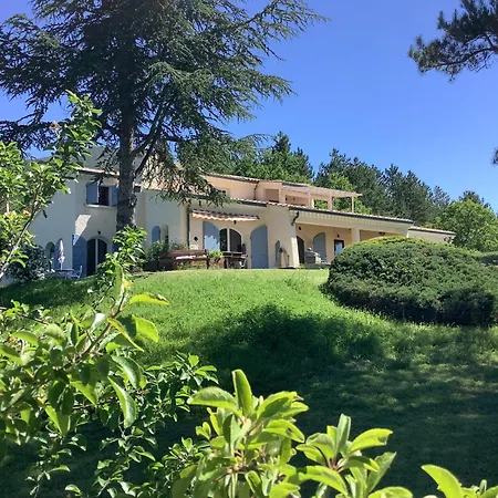 Le Cheval Blanc Bed and breakfast Serres (Hautes-Alpes)